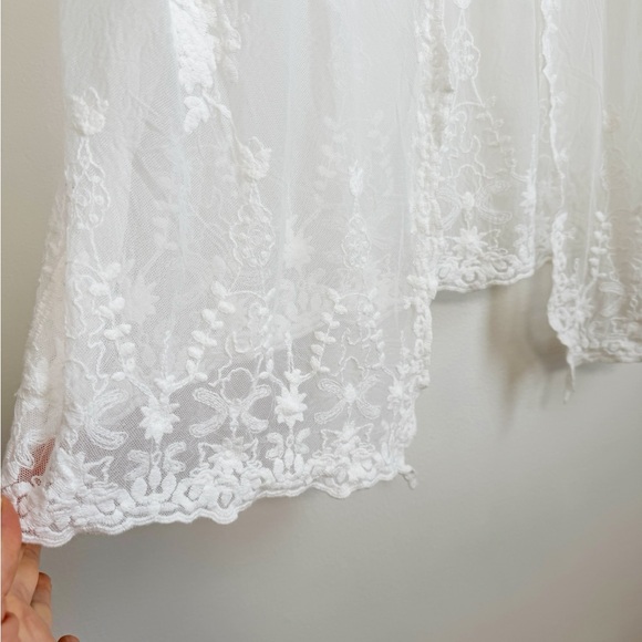 Elegant Sheer Lace Robe - White - Picture 2 of 12